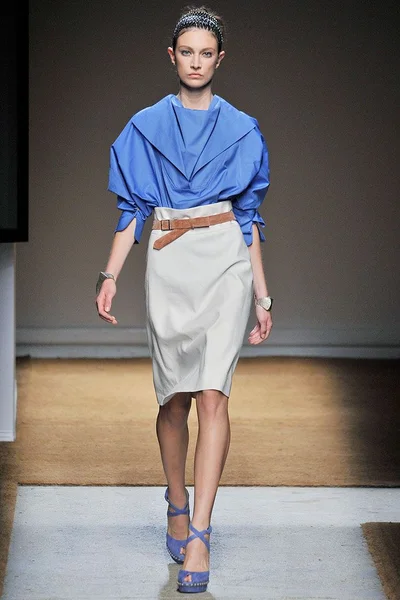 Look 19